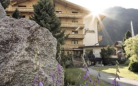 Hotel Johanna Mitten Im Oetztal